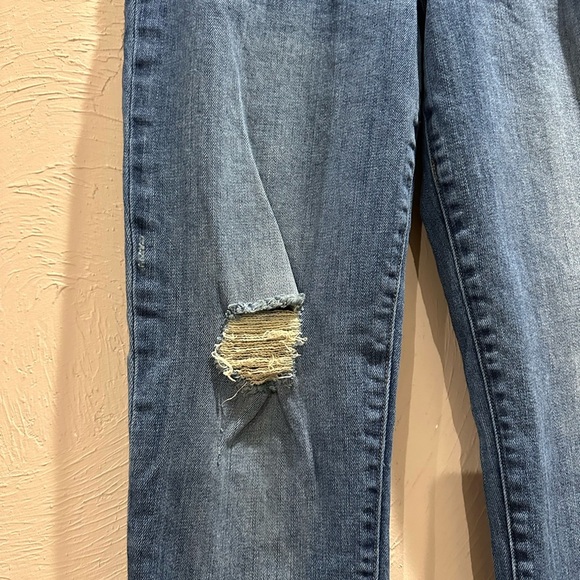 KUT from the Kloth Women's Boyfriend Jeans
Straight leg
T4 - Picture 2 of 12